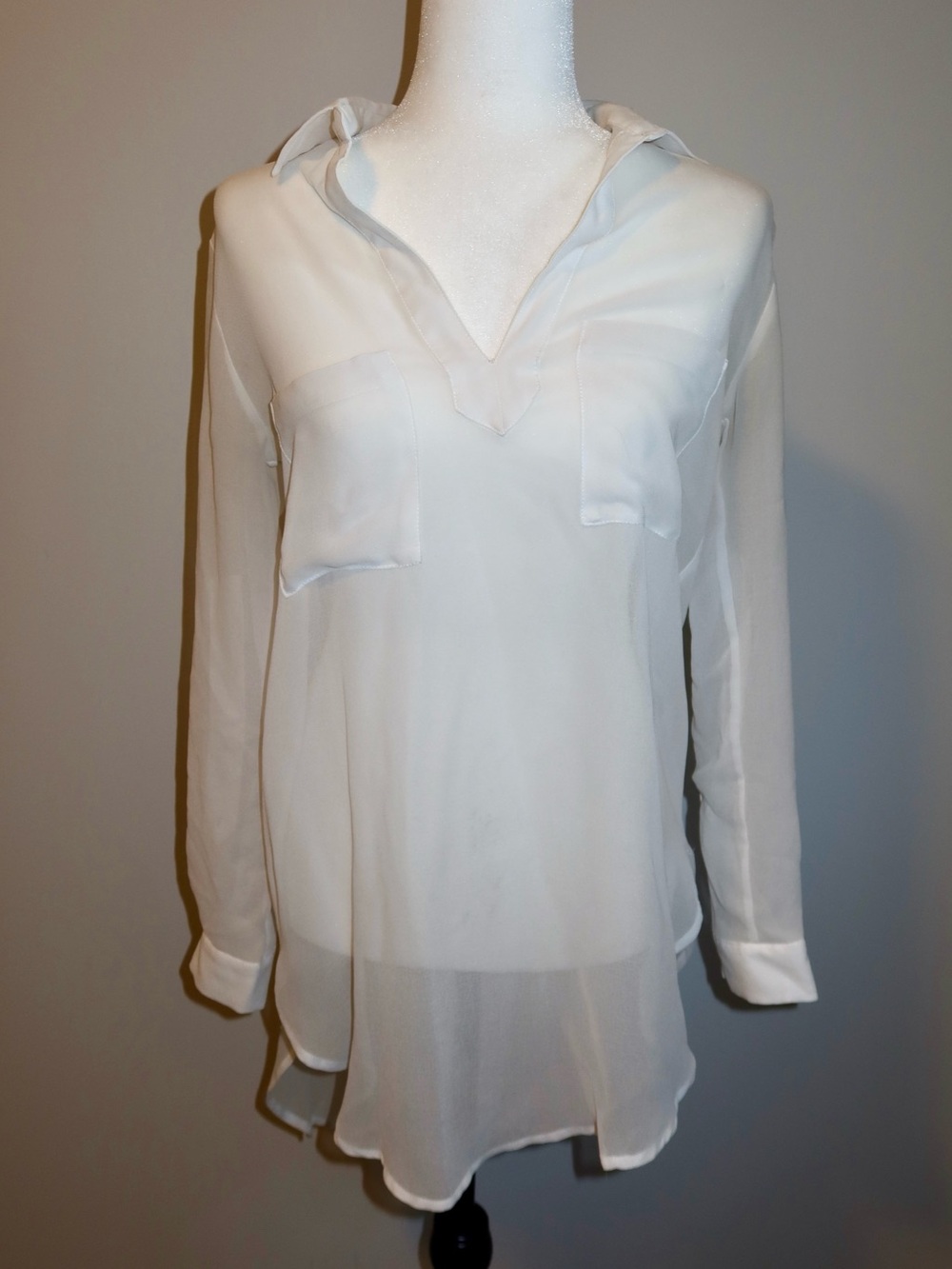 Holt Renfrew White V-Neck Long Sleeve Long Blouse